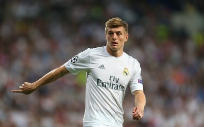 安博体育快讯-凯恩头球攻门稍稍偏出